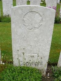 Etaples Military Cemetery - Hurst, P J